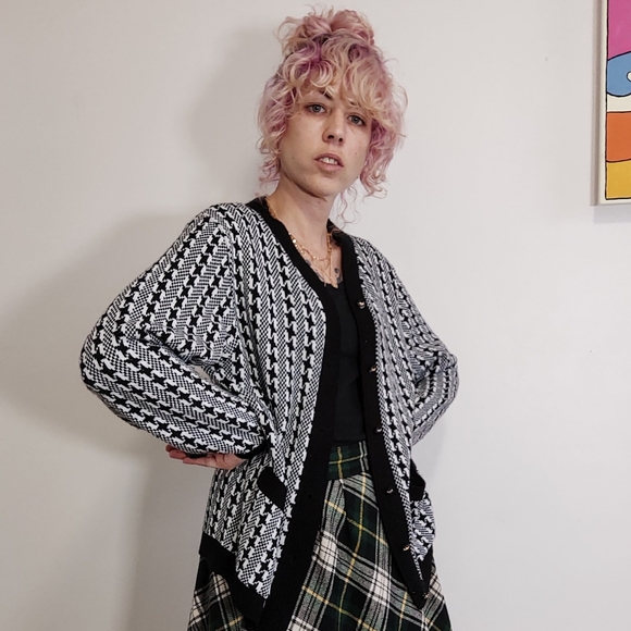 Vintage Cardigan; Black + White Houndstooth Knit - Picture 7 of 12